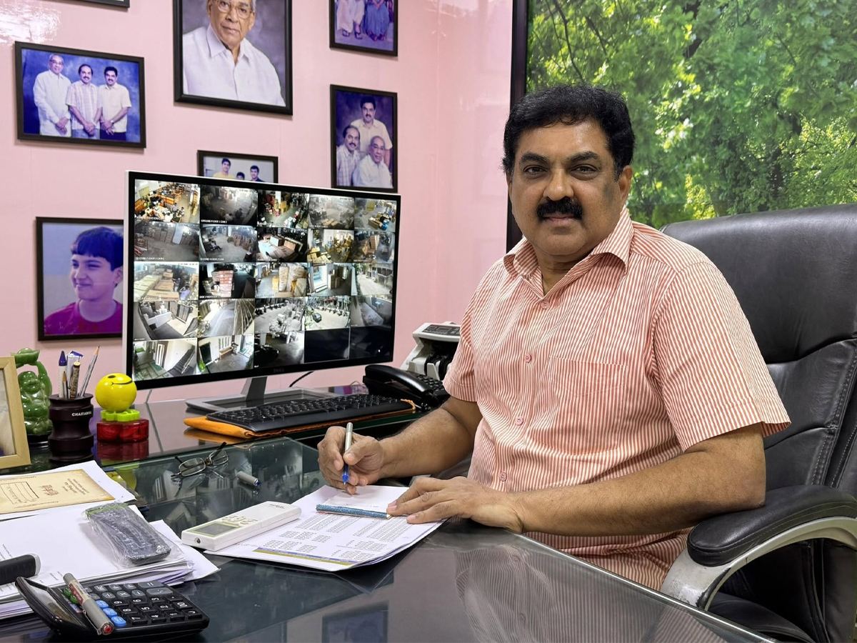 Popular Shoe Mart Head Vijay Kumar Chukkapalli Dies